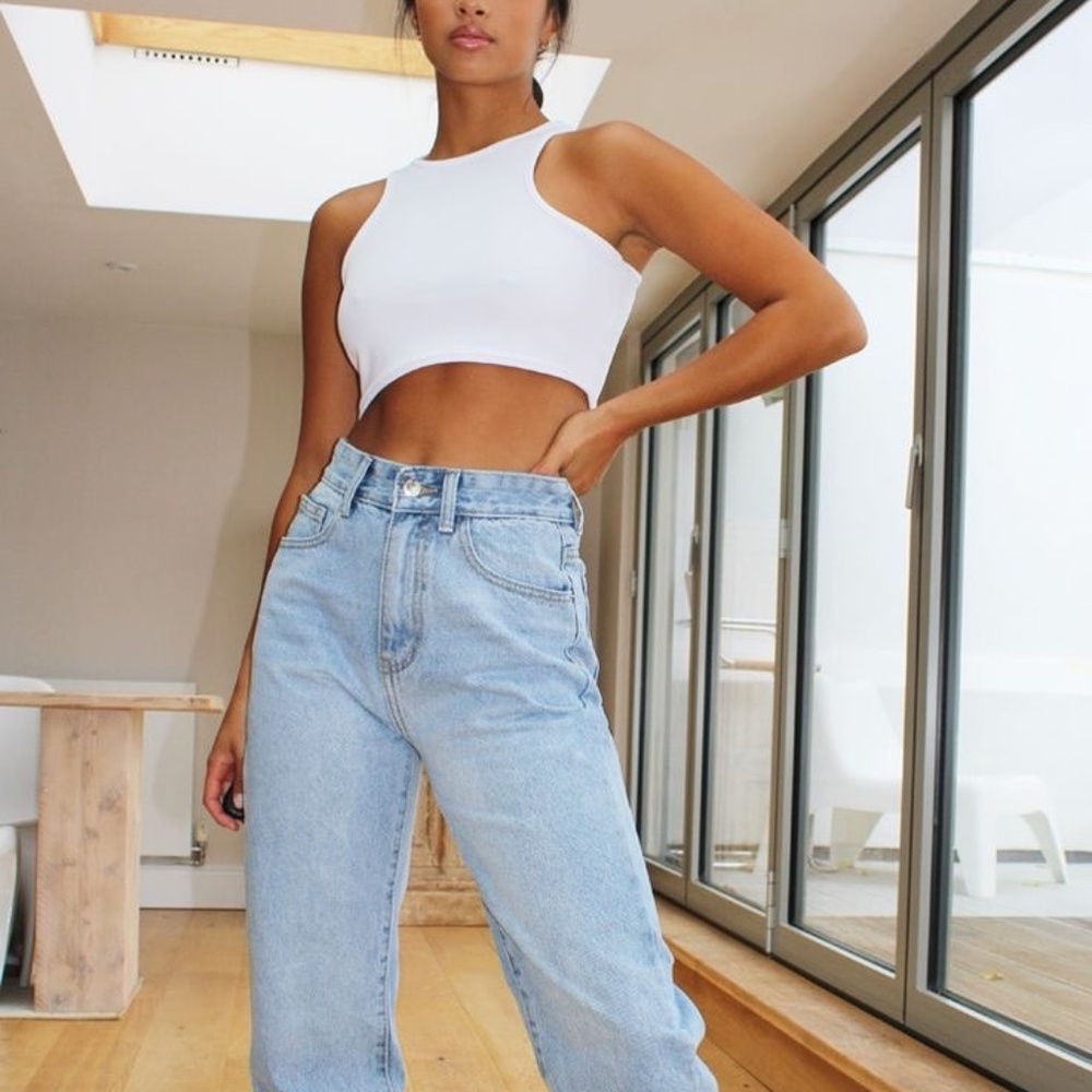PRETTYLITTLETHING Light Blue Wash Mom Jean